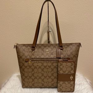 Coach purse and wallet set